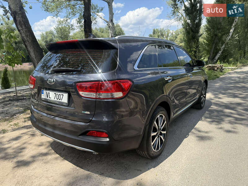 Внедорожник / Кроссовер Kia Sorento 2016 в Киеве