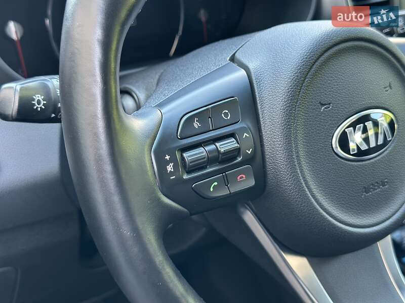 Позашляховик / Кросовер Kia Sorento 2015 в Стрию