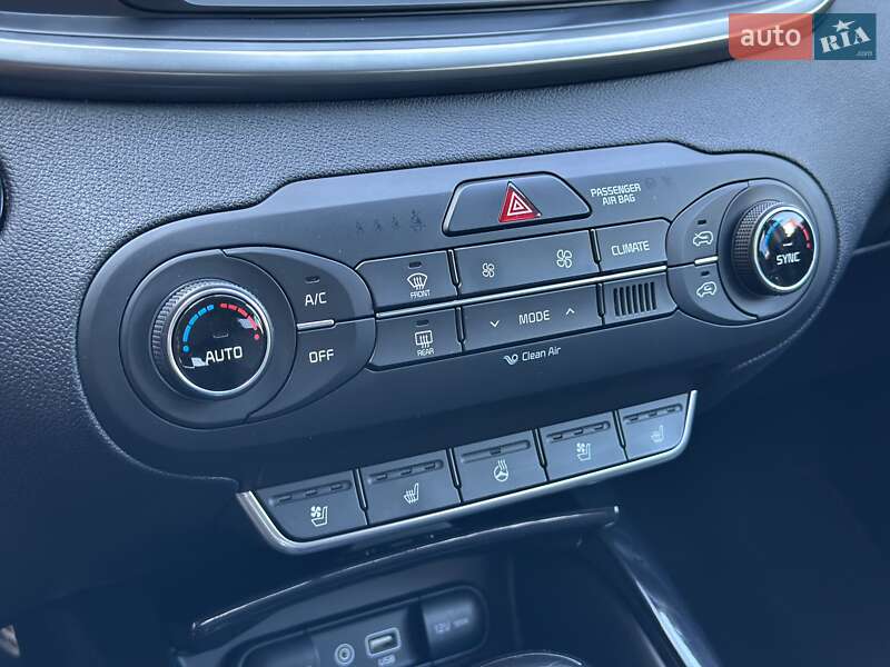 Позашляховик / Кросовер Kia Sorento 2015 в Стрию