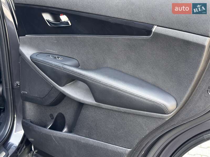 Позашляховик / Кросовер Kia Sorento 2015 в Стрию