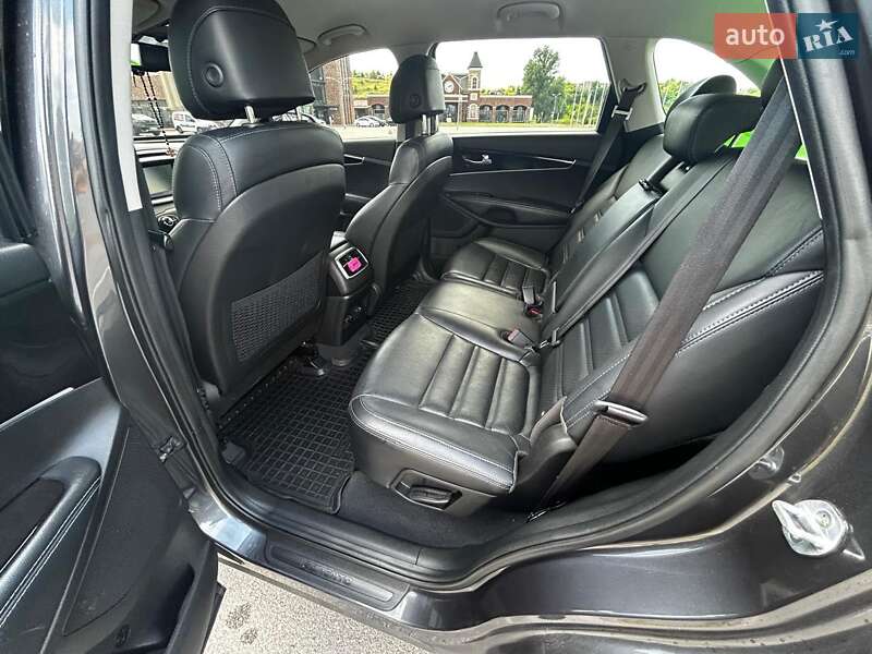 Внедорожник / Кроссовер Kia Sorento 2016 в Киеве