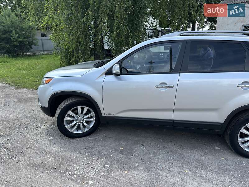 Внедорожник / Кроссовер Kia Sorento 2011 в Дубровице