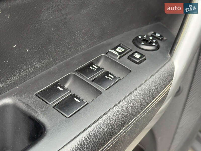 Внедорожник / Кроссовер Kia Sorento 2011 в Ровно