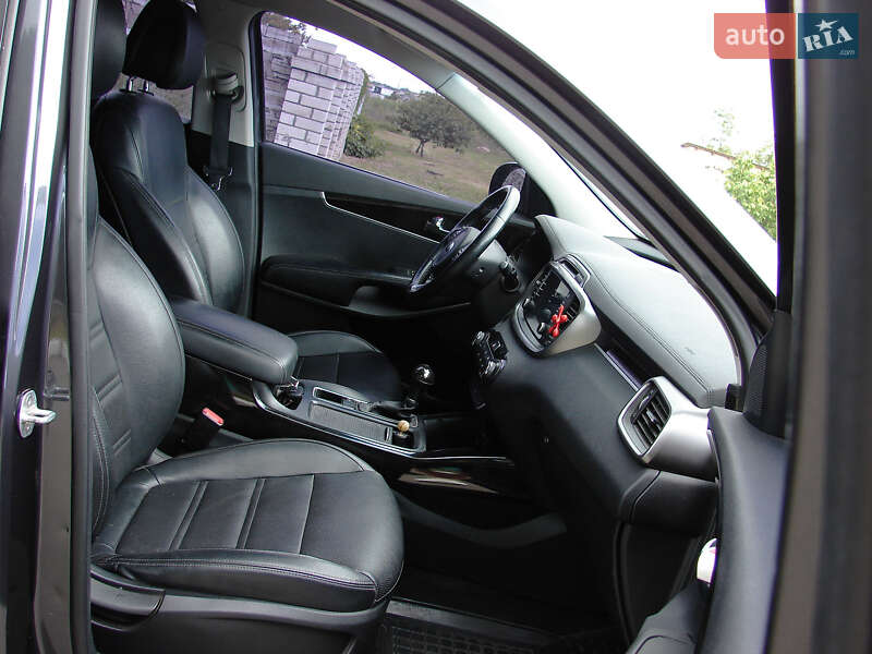 Внедорожник / Кроссовер Kia Sorento 2015 в Одессе