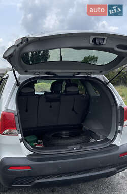 Позашляховик / Кросовер Kia Sorento 2011 в 