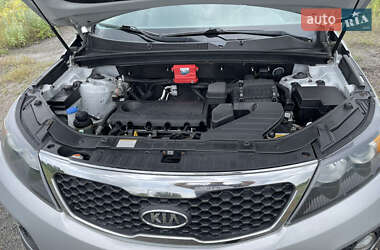 Позашляховик / Кросовер Kia Sorento 2011 в 