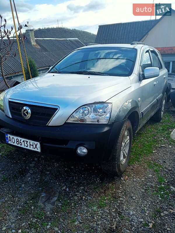 Внедорожник / Кроссовер Kia Sorento 2004 в Хусте
