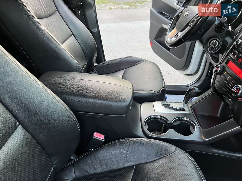 Внедорожник / Кроссовер Kia Sorento 2011 в Радивилове