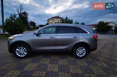 Позашляховик / Кросовер Kia Sorento 2015 в 