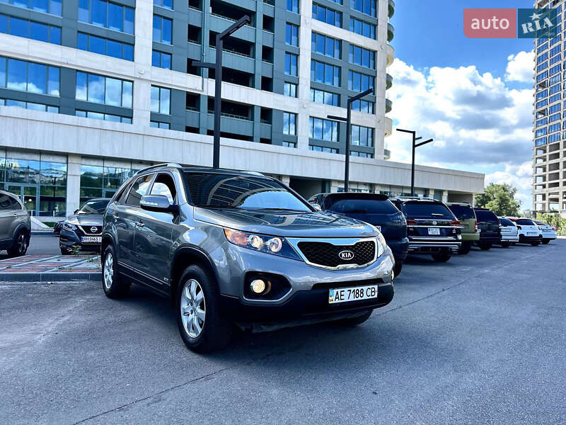 Внедорожник / Кроссовер Kia Sorento 2012 в 