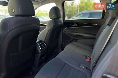 Внедорожник / Кроссовер Kia Sorento 2019 в 