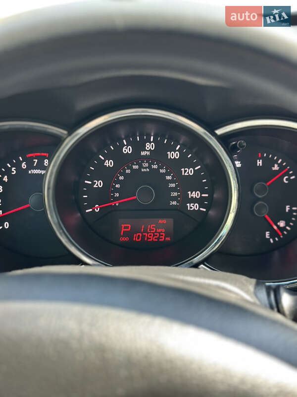 Позашляховик / Кросовер Kia Sorento 2011 в Одесі