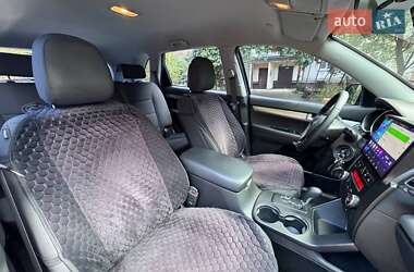 Внедорожник / Кроссовер Kia Sorento 2012 в 