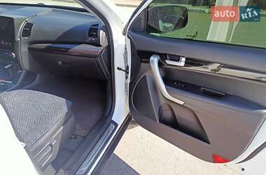 Внедорожник / Кроссовер Kia Sorento 2012 в 