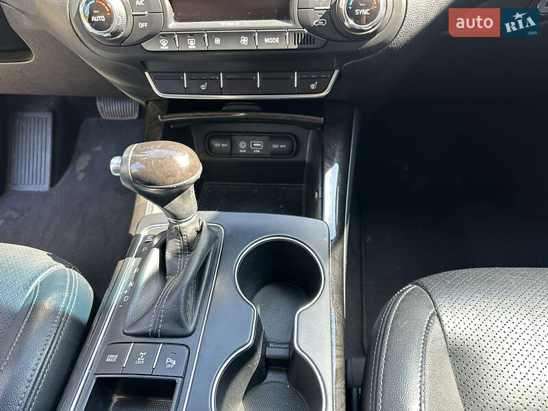 Позашляховик / Кросовер Kia Sorento 2015 в Харкові