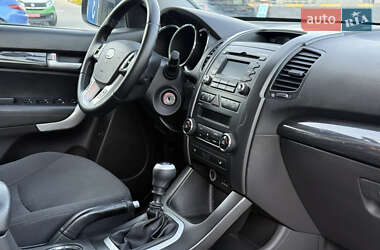 Внедорожник / Кроссовер Kia Sorento 2012 в 