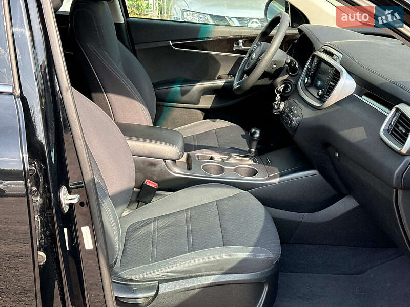 Позашляховик / Кросовер Kia Sorento 2017 в Вінниці фото 24 Позашляховик / Кросовер Kia Sorento 2017 в Вінниці