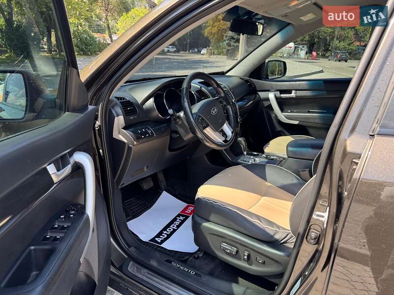 Внедорожник / Кроссовер Kia Sorento 2010 в Запорожье