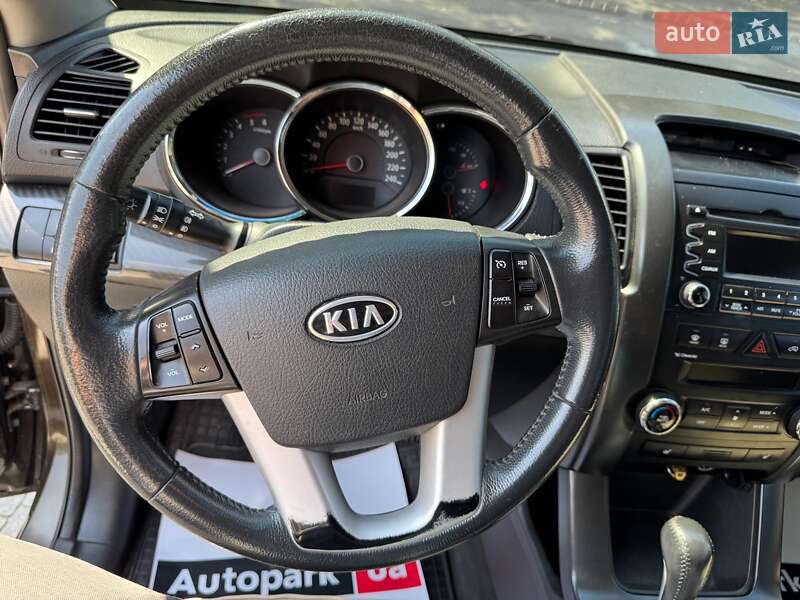 Внедорожник / Кроссовер Kia Sorento 2010 в Запорожье