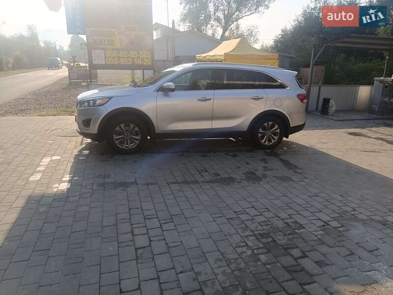 Позашляховик / Кросовер Kia Sorento 2016 в Верховині фото 9 Позашляховик / Кросовер Kia Sorento 2016 в Верховині