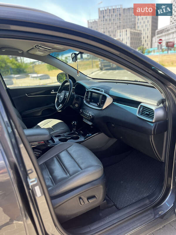 Внедорожник / Кроссовер Kia Sorento 2016 в Киеве