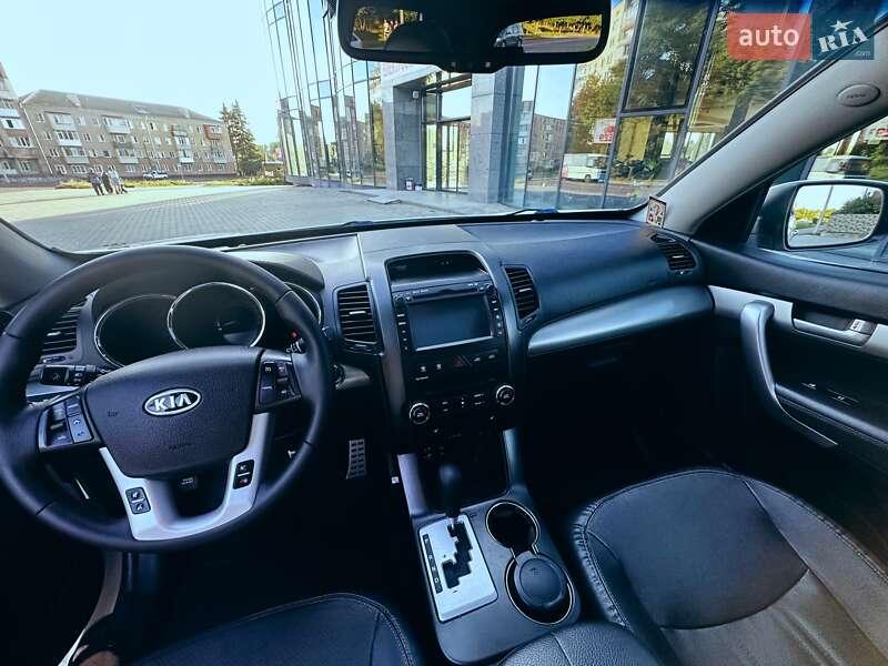 Внедорожник / Кроссовер Kia Sorento 2012 в Ровно