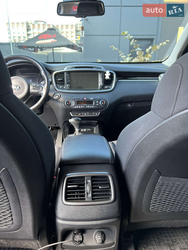 Позашляховик / Кросовер Kia Sorento 2015 в Вінниці