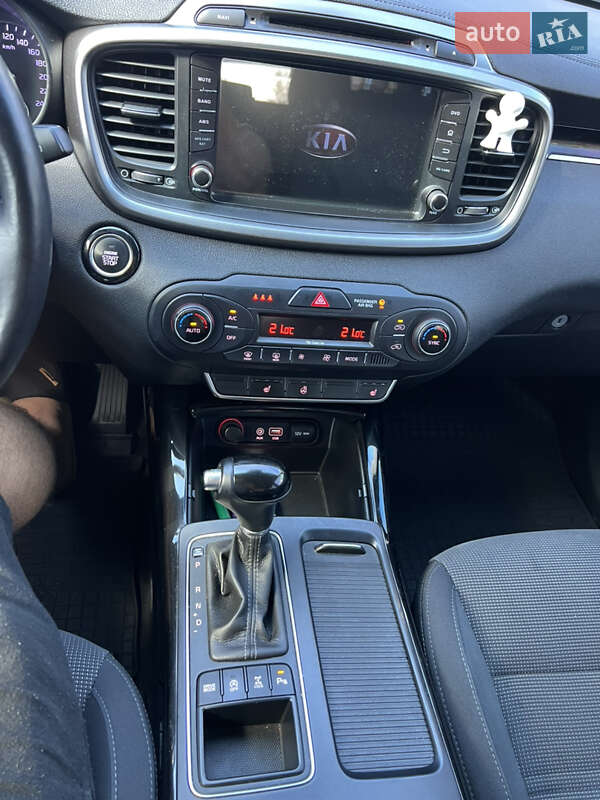 Позашляховик / Кросовер Kia Sorento 2015 в Вінниці