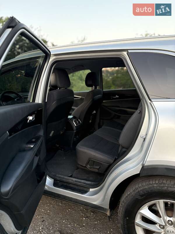 Внедорожник / Кроссовер Kia Sorento 2015 в Кривом Роге