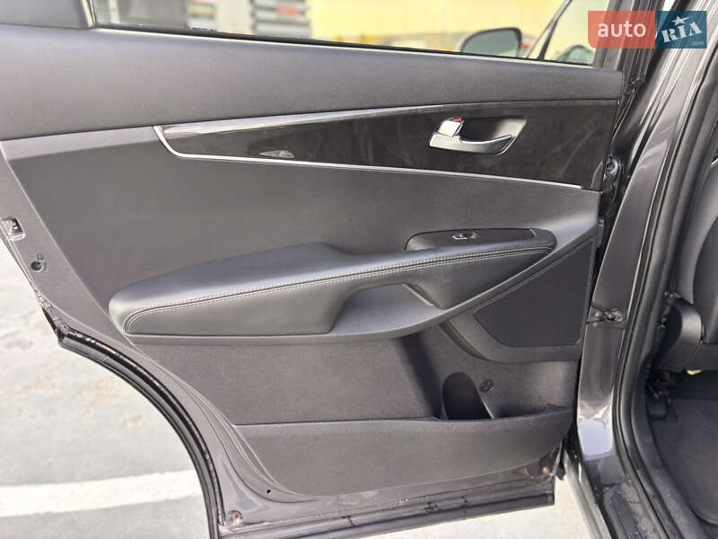 Позашляховик / Кросовер Kia Sorento 2016 в Києві