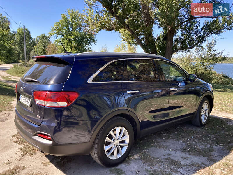 Внедорожник / Кроссовер Kia Sorento 2016 в Харькове