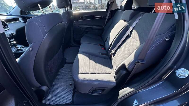 Внедорожник / Кроссовер Kia Sorento 2016 в Шепетовке фото 23 Внедорожник / Кроссовер Kia Sorento 2016 в Шепетовке