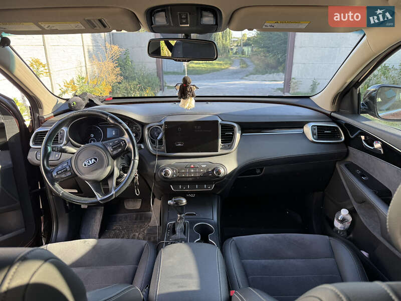 Позашляховик / Кросовер Kia Sorento 2015 в Дніпрі