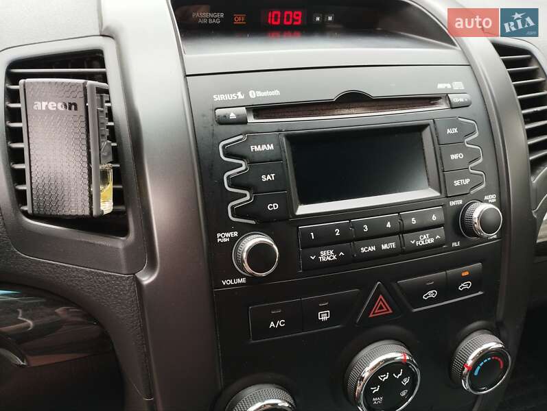 Позашляховик / Кросовер Kia Sorento 2011 в Бобровиці