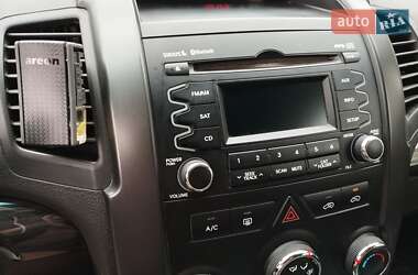 Внедорожник / Кроссовер Kia Sorento 2011 в 