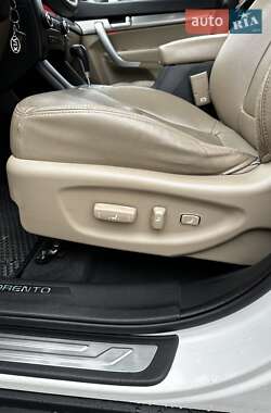 Позашляховик / Кросовер Kia Sorento 2010 в 