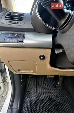 Позашляховик / Кросовер Kia Sorento 2010 в 