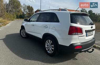 Позашляховик / Кросовер Kia Sorento 2010 в 