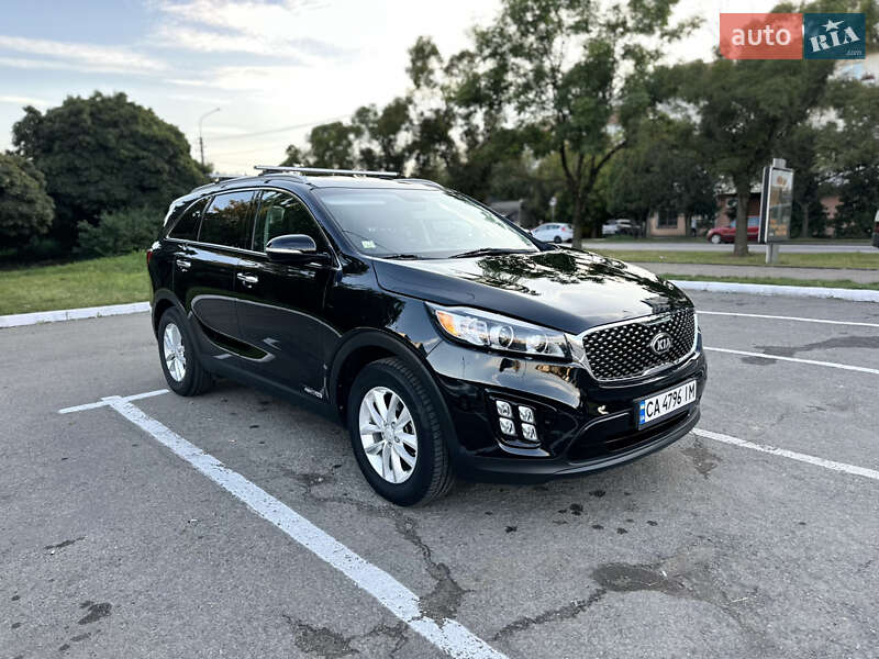 Позашляховик / Кросовер Kia Sorento 2016 в 