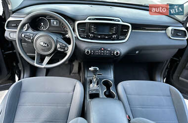 Позашляховик / Кросовер Kia Sorento 2016 в 