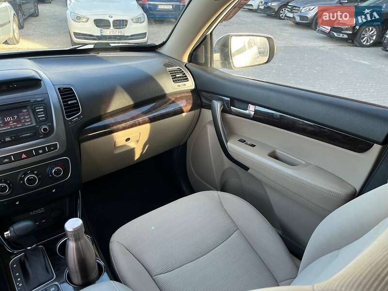 Внедорожник / Кроссовер Kia Sorento 2013 в Львове