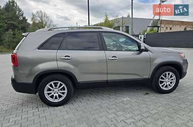 Внедорожник / Кроссовер Kia Sorento 2012 в 
