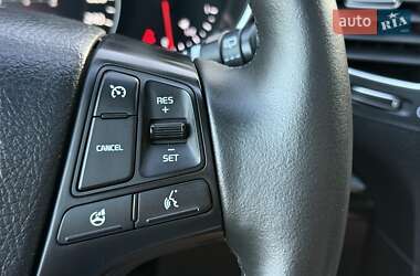 Внедорожник / Кроссовер Kia Sorento 2015 в 