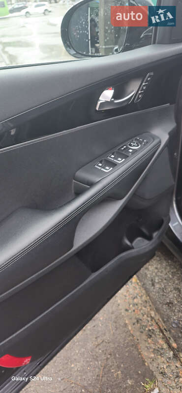 Позашляховик / Кросовер Kia Sorento 2017 в Києві фото 9 Позашляховик / Кросовер Kia Sorento 2017 в Києві