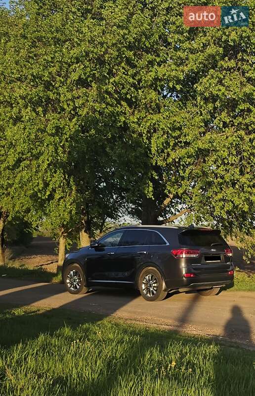 Позашляховик / Кросовер Kia Sorento 2017 в 