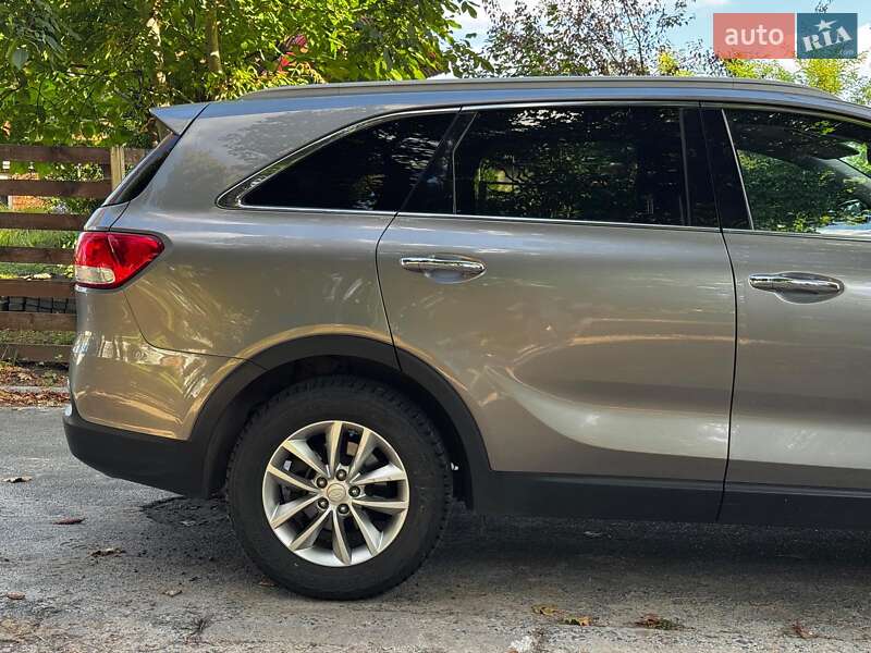 Позашляховик / Кросовер Kia Sorento 2016 в Києві