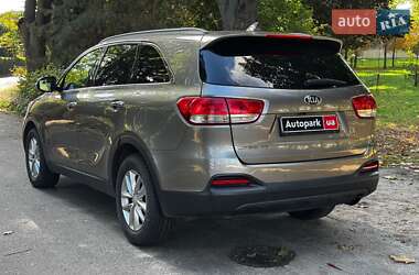 Позашляховик / Кросовер Kia Sorento 2016 в  фото 9 Позашляховик / Кросовер Kia Sorento 2016 в