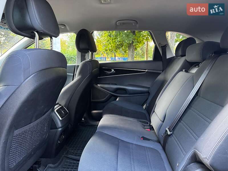 Позашляховик / Кросовер Kia Sorento 2016 в Києві