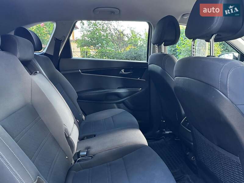 Позашляховик / Кросовер Kia Sorento 2016 в Києві