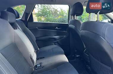 Позашляховик / Кросовер Kia Sorento 2016 в  фото 25 Позашляховик / Кросовер Kia Sorento 2016 в